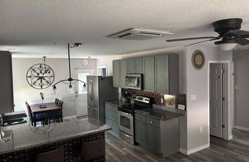 Odessa Cottage | Charming 2-bedroom cottage in Odessa Fl. Minutes from Airport