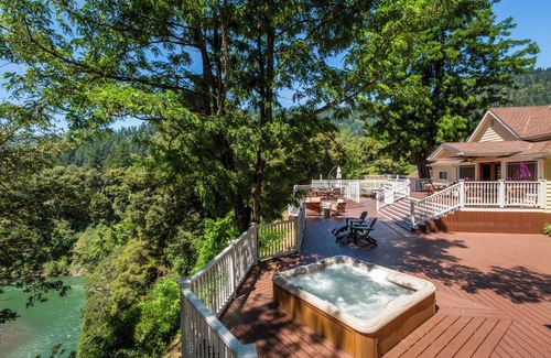 Salyer House | Charming 2-bedroom Cottage in serene Salyer; river access, beautiful views