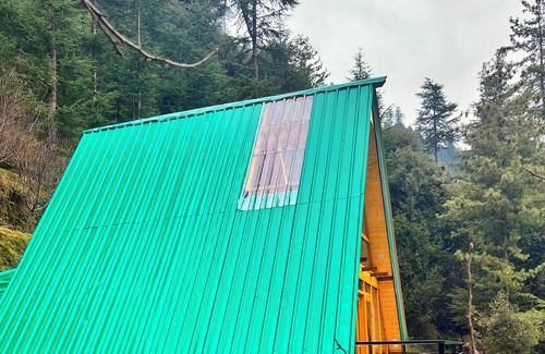 Jibhi Cottage | Charming 2-bedroom cottage in brilliant Jibhi with WiFi