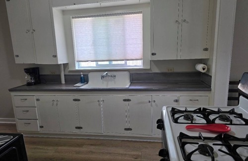 Craig Cottage | Charming 2-bedroom cottage in Craig-Walk to Shops, Dining & Downtown Activities