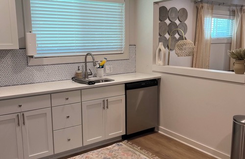 Erie Cottage | Charming 2-bedroom cottage in lovely Erie