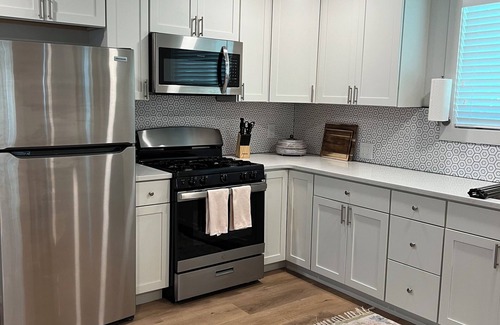 Erie Cottage | Charming 2-bedroom cottage in lovely Erie