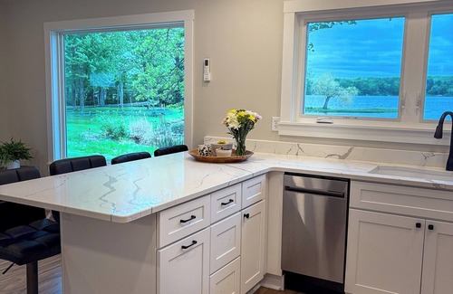Luck Cottage | Charming 2-bedroom cottage on a lake.