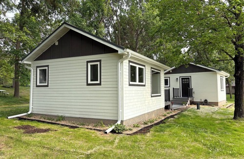 Luck Cottage | Charming 2-bedroom cottage on a lake.