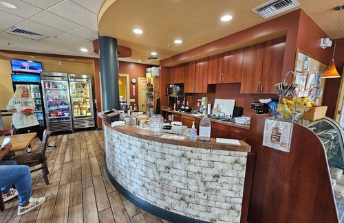 Estero Condo | Charming 2-bedroom/Den condo with fitness room, WiFi in fantastic Estero J