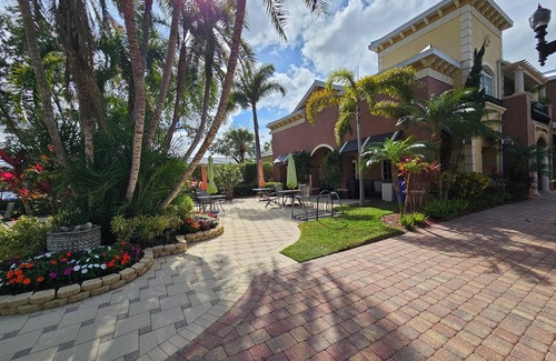 Estero Condo | Charming 2-bedroom/Den condo with fitness room, WiFi in fantastic Estero J