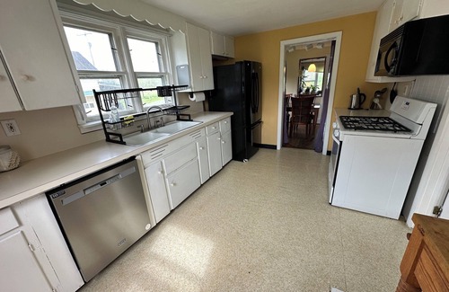 Lansing Other | Charming 2-bedroom farmhouse in Lansing near Ithaca & Cornell w/gorge & firepit