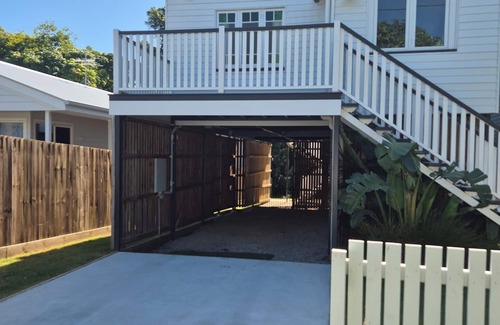 Wynnum House | Charming 2-bedroom getaway with pool