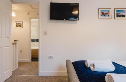 Cheltenham Apartment | Charming 2 Bedroom Home in the Cotswolds