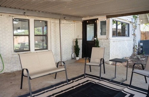 Fort Worth House | Charming 2-bedroom house in lovely Fort Worth with WiFi, AC