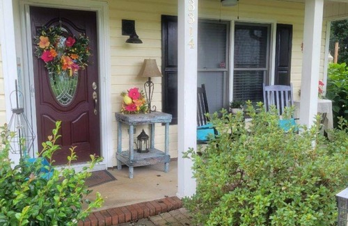 Greensboro House | Charming 2-bedroom house with office in Greensboro NC