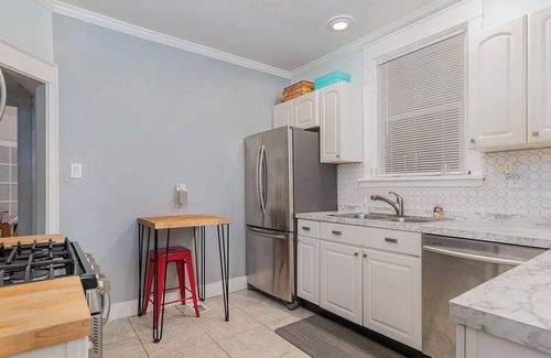 Harrisburg - Hershey House | Charming 2-bedroom home w/WiFi, AC, pet friendly close to Farm Show in Uptown