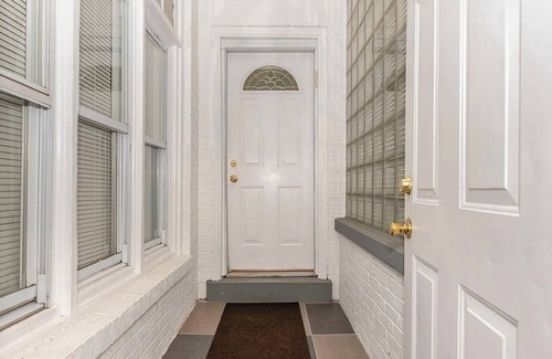 Harrisburg - Hershey House | Charming 2-bedroom home w/WiFi, AC, pet friendly close to Farm Show in Uptown