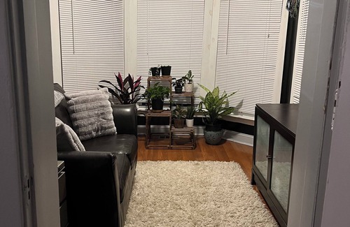 Harrisburg - Hershey House | Charming 2-bedroom home w/WiFi, AC, pet friendly close to Farm Show in Uptown