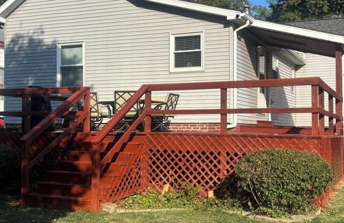 Harrisburg House | Charming 2-bedroom house in Harrisburg Close to the Shawnee National Forest !