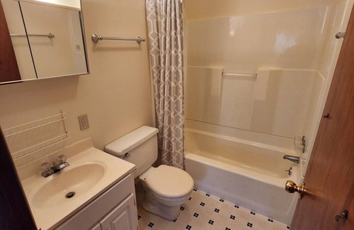 Huntingdon House | Charming 2-bedroom house in Huntingdon with AC and short drive to State College!