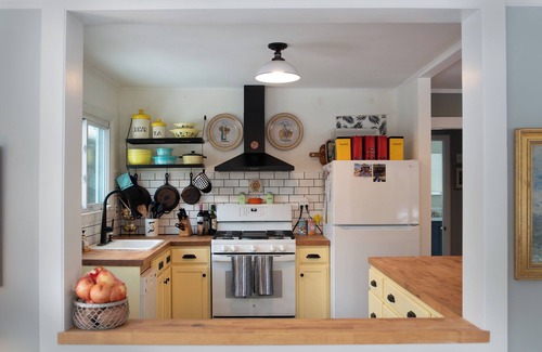 Saugerties House | Charming 2-bedroom house with AC, WiFi in wonderful Woodstock