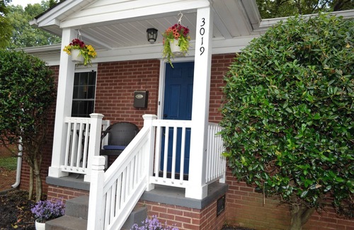 Charlotte House | Charming 2-bedroom house with WiFi & AC near uptown Charlotte