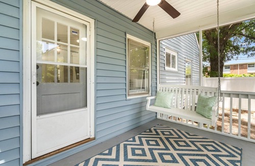 Charlotte House | Charming 2-bedroom home 5 minutes from Uptown, South End, and the CLT Airport!