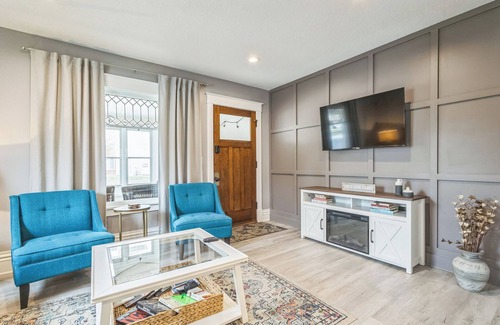 Lake City House | Charming 2-bedroom house with AC, WiFi in beautiful Lake City