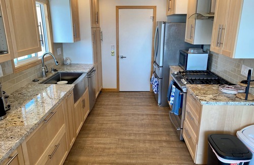 Morro Bay House | Charming 2-bedroom house with WiFi and Ocean/Morro Rock views. 5 min to beach