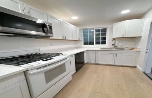 Central San Mateo House | Charming 2-bedroom house with WiFi and AC in San Mateo