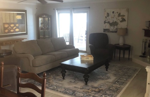 Chandler House | Charming 2-bedroom house in welcoming Sun Lakes with wild horse sightings.