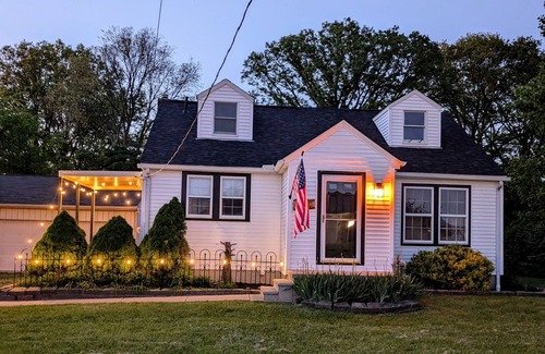 Vermilion House | Charming 2-bedroom house in Vermilion. Close to downtown and beach.