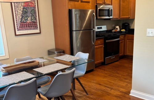 Evanston House | Charming 2-bedroom Home with Midcentury Details