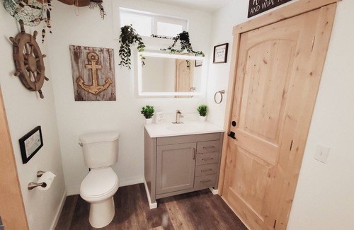 Cascade Apartment | Charming 2-bedroom hotel with indoor fireplace
