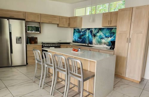 Canton Hojancha House | Charming 2-bedroom house in lovely Puerto Carrillo with WiFi, AC
