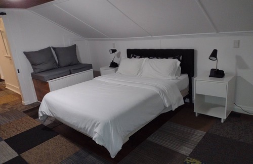 Elberton House | Charming 2-bedroom house in serene Elberton with WiFi, AC