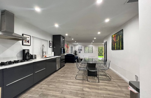North Central House | Charming 2-bedroom house in delightful Pasadena with AC