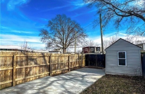 Mosby House | Charming 2-bedroom house in lovely Richmond with WiFi, AC.