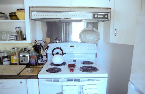 Rockland House | Charming 2 Bedroom House In Town! Near Beach And Festivals with Sauna