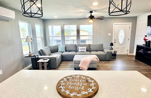 Rockport House | Charming 2-bedroom house in Rockport with AC, WiFi. Enjoy your stay