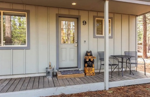 Sunriver House | Charming 2-bedroom house in lovely Sunriver with AC, WiFi