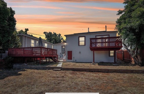 La Mesa House | Charming 2-bedroom house with AC, Cozy Retreat with Mountain View