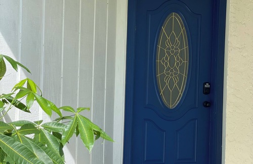 Conway House | Charming 2-bedroom house in delightful Orlando. Centrally located.