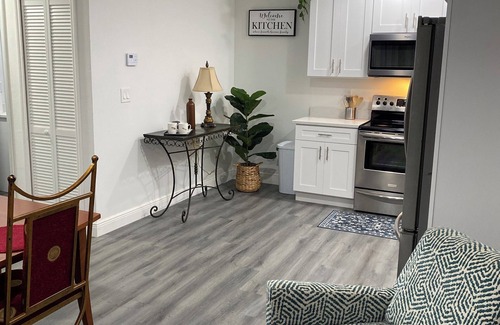 Oak Ridge House | Charming 2-bedroom house in welcoming Orlando with AC and parking.
