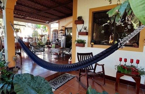 Leon House | Charming 2-bedroom house in León with WiFi access