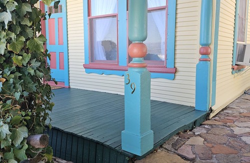 Jerome House | Charming 2-bedroom house in delightful Jerome on the boardwalk with WiFi, AC