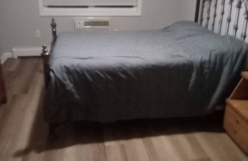 South Lowell House | Charming 2-bedroom house with fitness room, WiFi in lovely Lowell