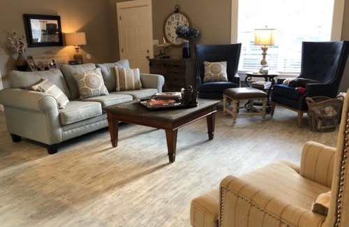 Oxford House | Charming 2-bedroom house - Walking distance to all sporting venues at Ole Miss!