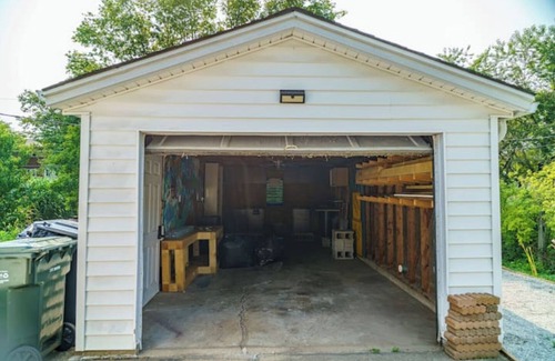 Urbana House | Charming 2-bedroom house in welcoming Urbana with AC, WiFi