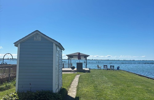 Fair Haven Cottage | Charming 2-bedroom lakefront cottage in Ira, along Anchor Bay with AC