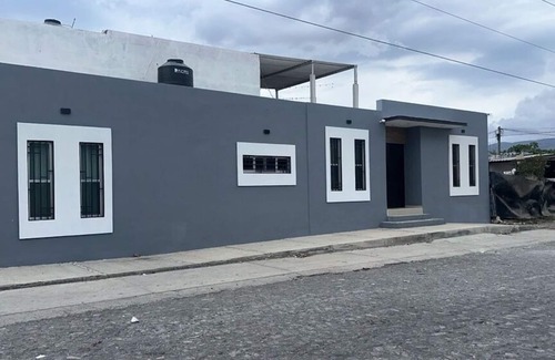 Coquimatlan House | Charming 2-bedroom house with WiFi, AC in delightful Coquimatlán