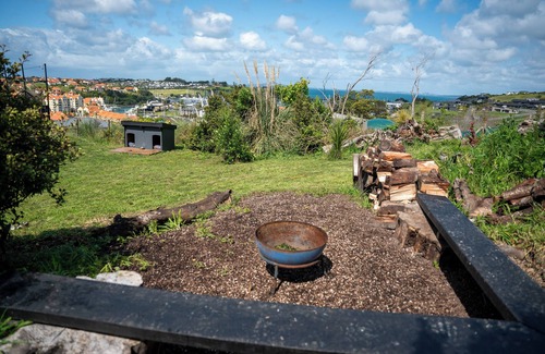 Gulf Harbour House | Charming 2-bedroom house in fabulous Whangaparāoa with WiFi, AC