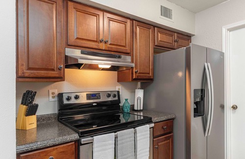 Lafayette House | Charming 2-bedroom, queen-bed, townhome in the center of Lafayette with AC, WiFi
