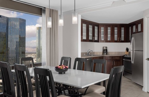 Las Vegas Resort | Charming 2-bedroom resort in brilliant Las Vegas with AC